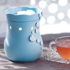 SCENTSY WARMER - “Baby’s Breath”